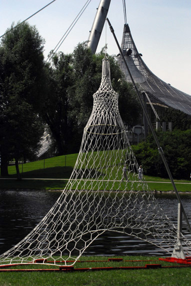 Die erste M&uuml;nchner See-Triennale f&uuml;r Performance-Kunst: Stefan Wischnewski